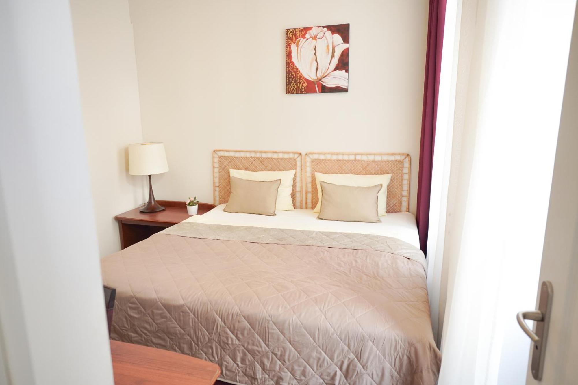 Elegant & Stylish Center Apartments! Прага Экстерьер фото