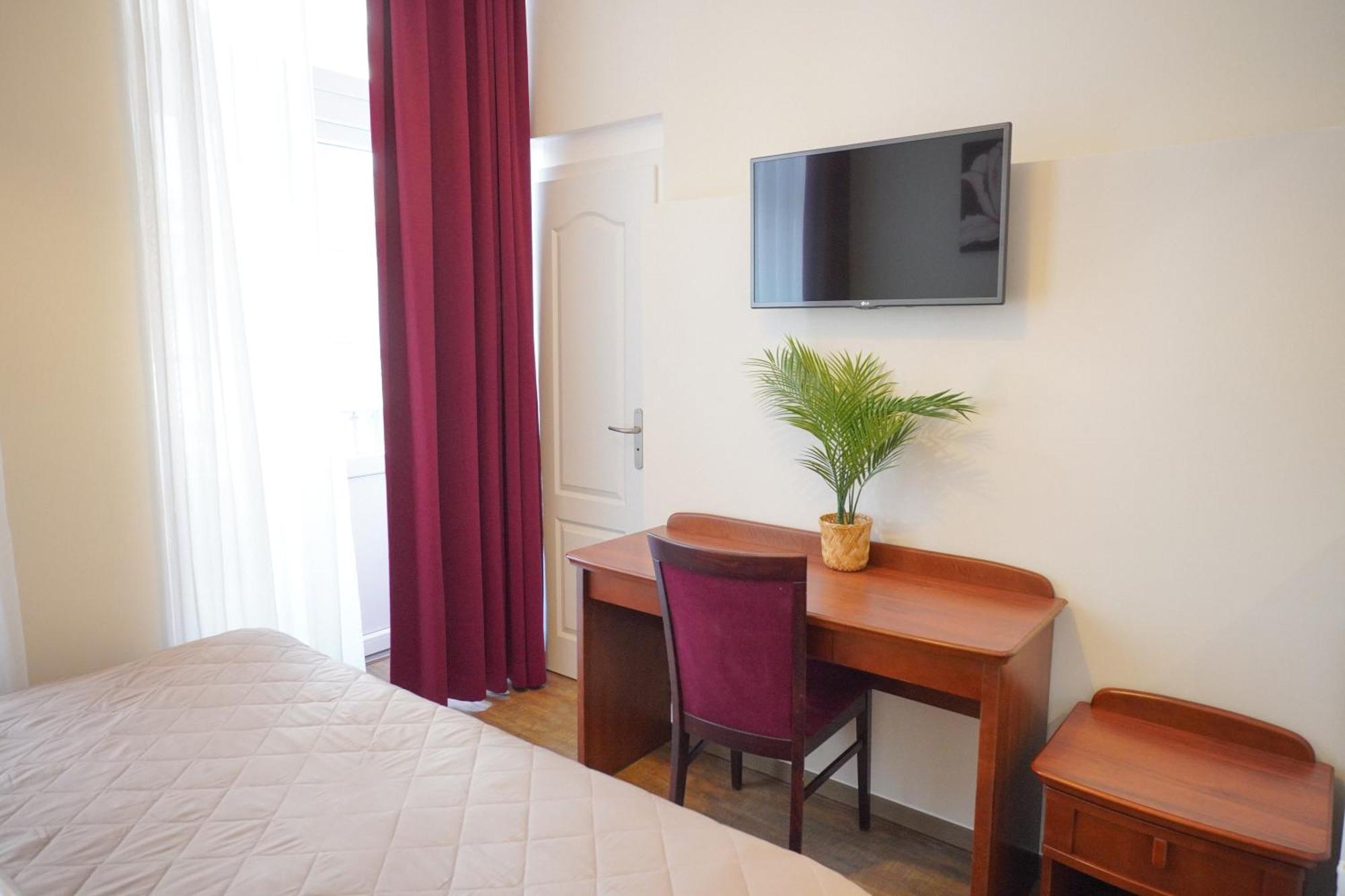 Elegant & Stylish Center Apartments! Прага Экстерьер фото