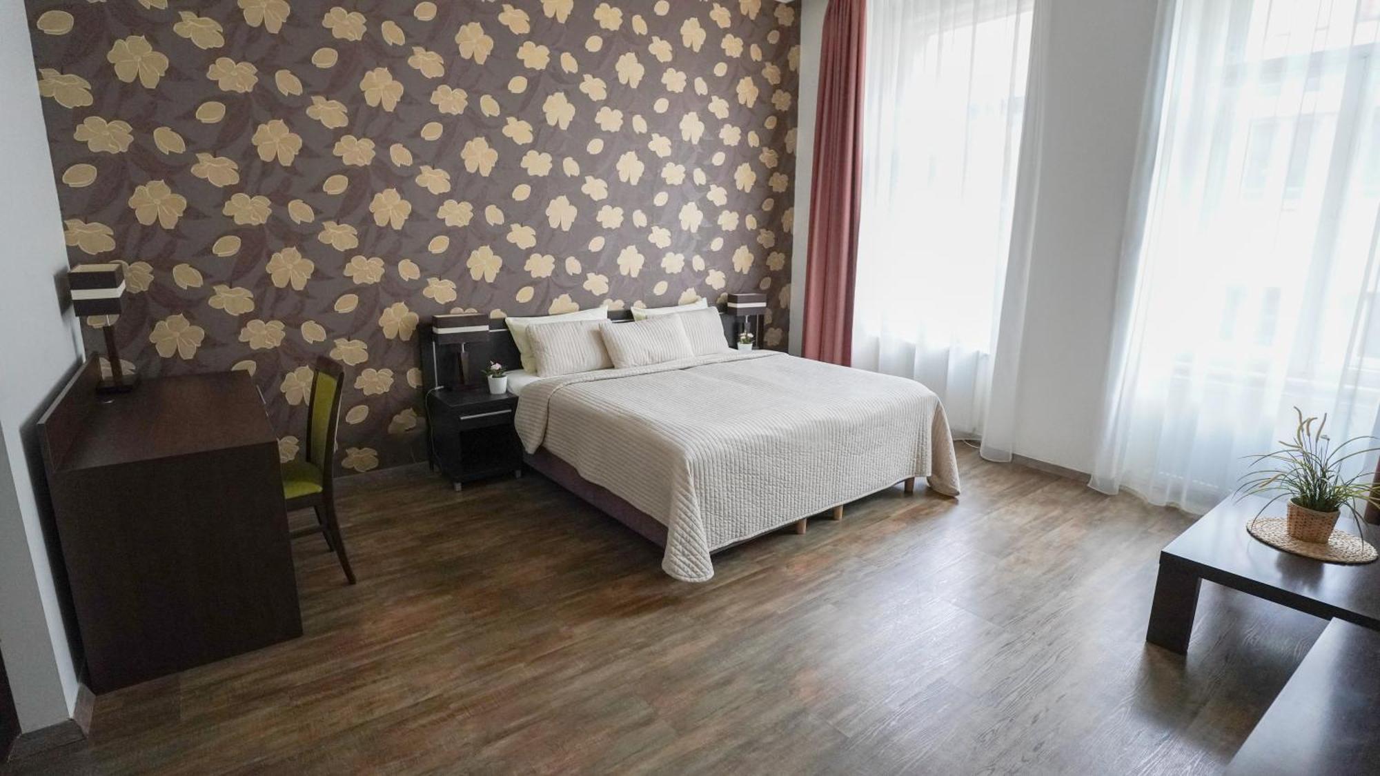 Elegant & Stylish Center Apartments! Прага Экстерьер фото