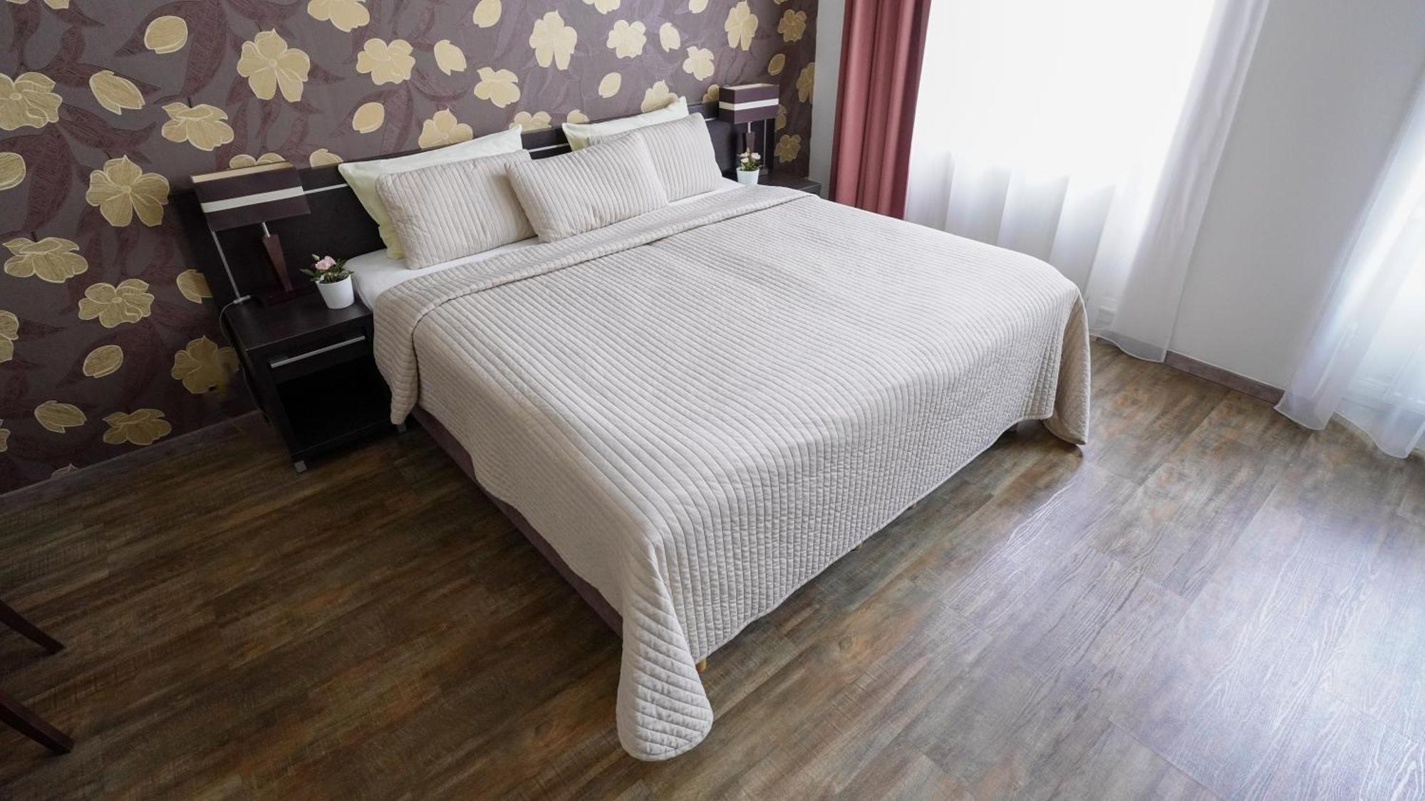 Elegant & Stylish Center Apartments! Прага Экстерьер фото