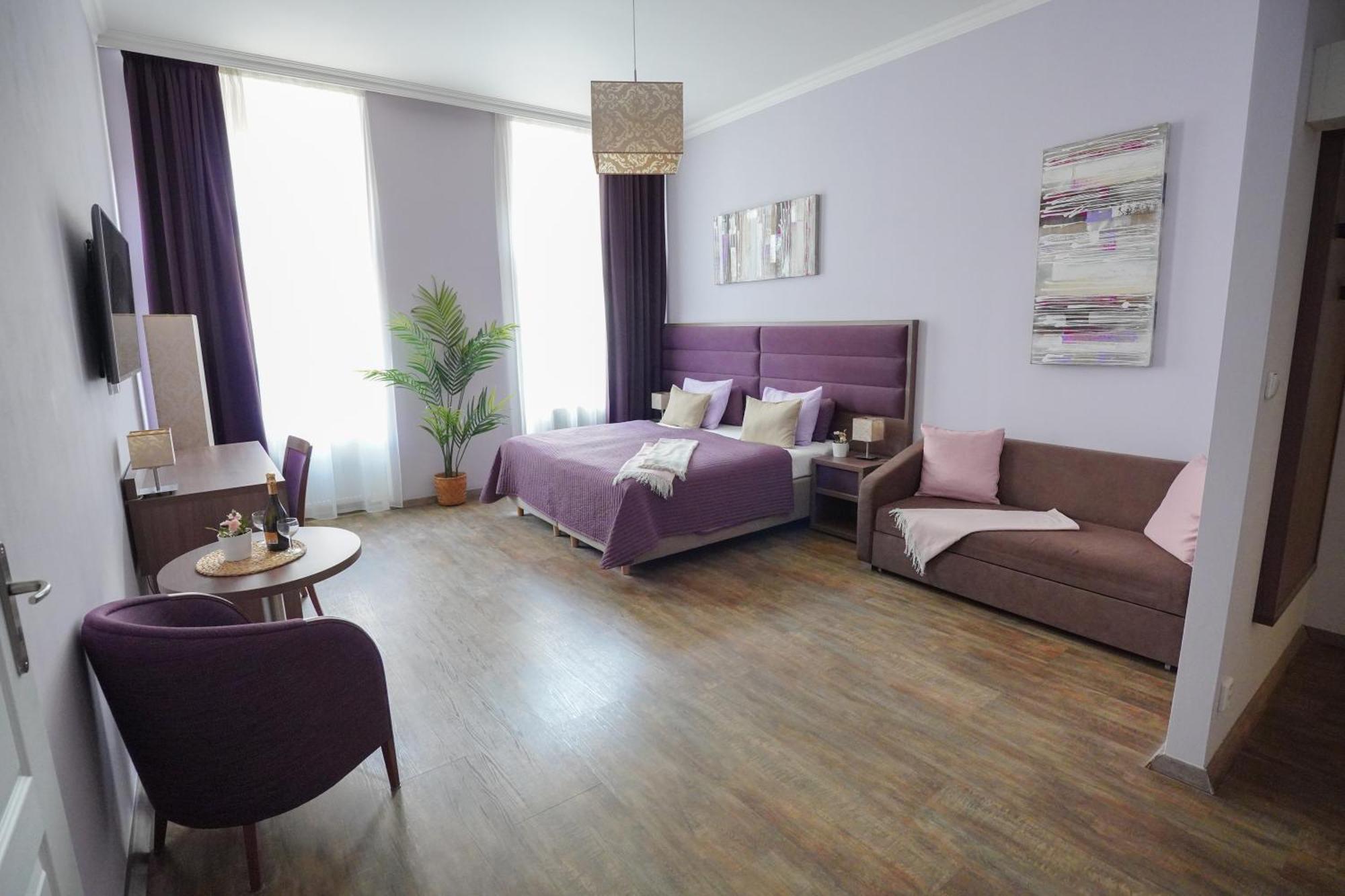 Elegant & Stylish Center Apartments! Прага Экстерьер фото