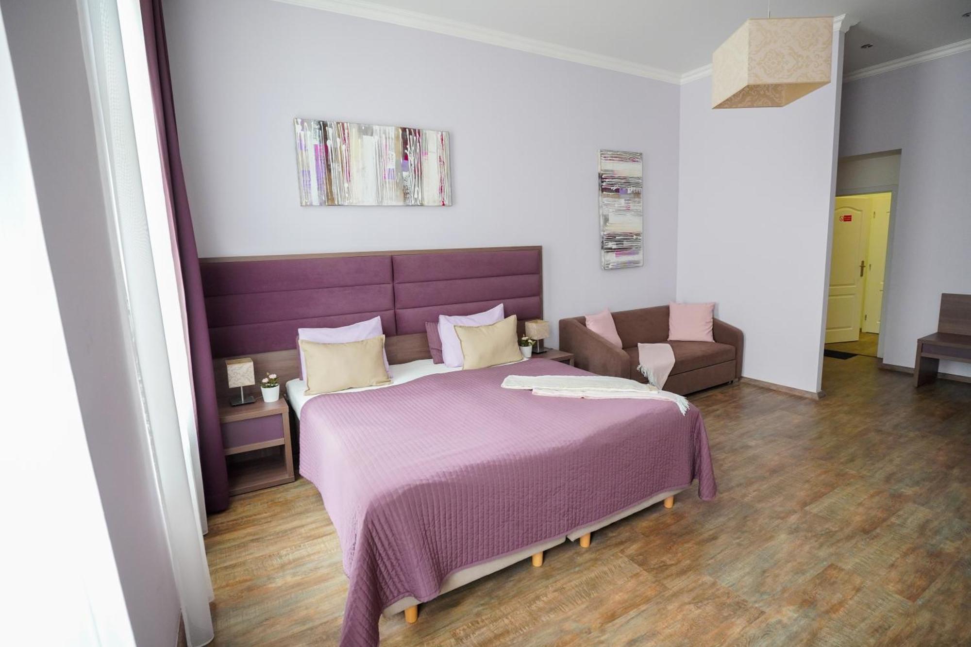 Elegant & Stylish Center Apartments! Прага Экстерьер фото