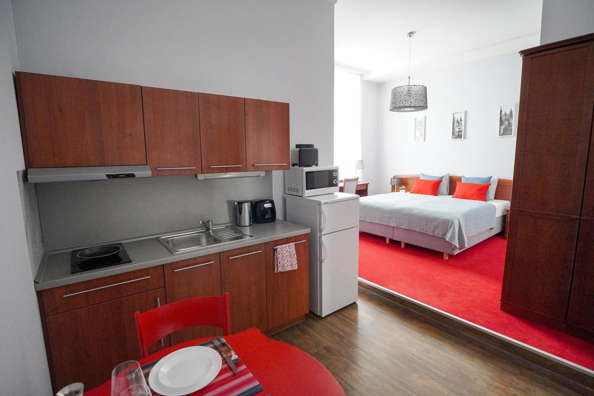 Elegant & Stylish Center Apartments! Прага Экстерьер фото